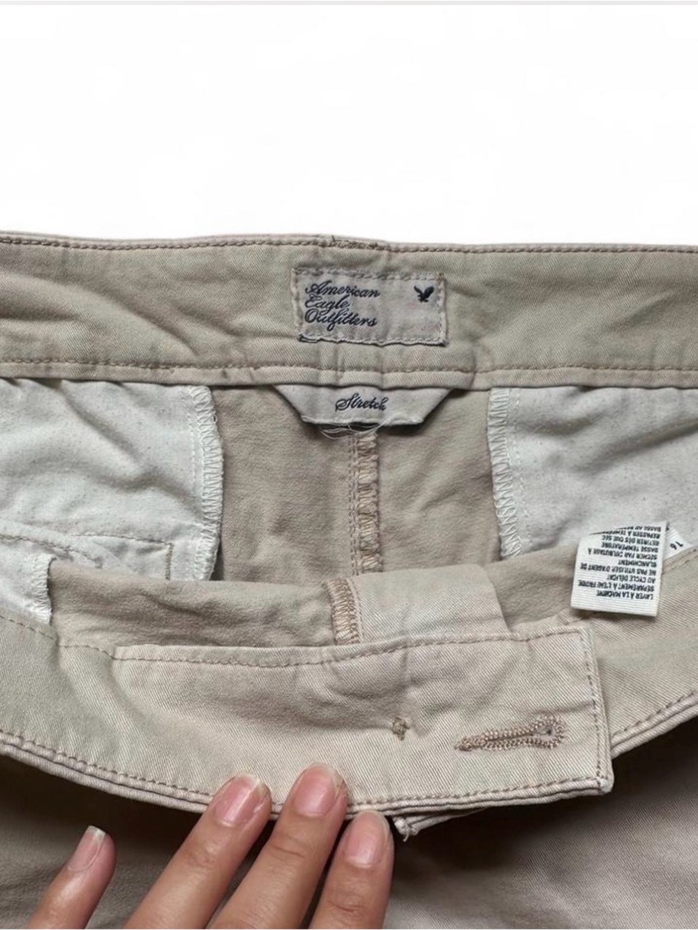 Y2K 2010s American Eagle Outfitters Women's Khaki Cotton Shorts - Picture 3 of 7
